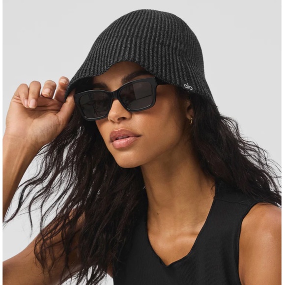 ALO Yoga | Denim Knit Cloche | Black | New with Tags - Picture 1 of 9